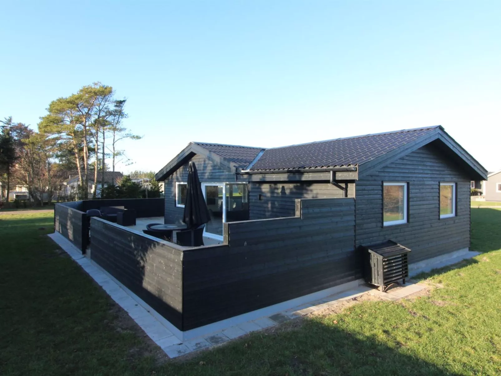 "Kamp" - 700m from the sea-Drinnen