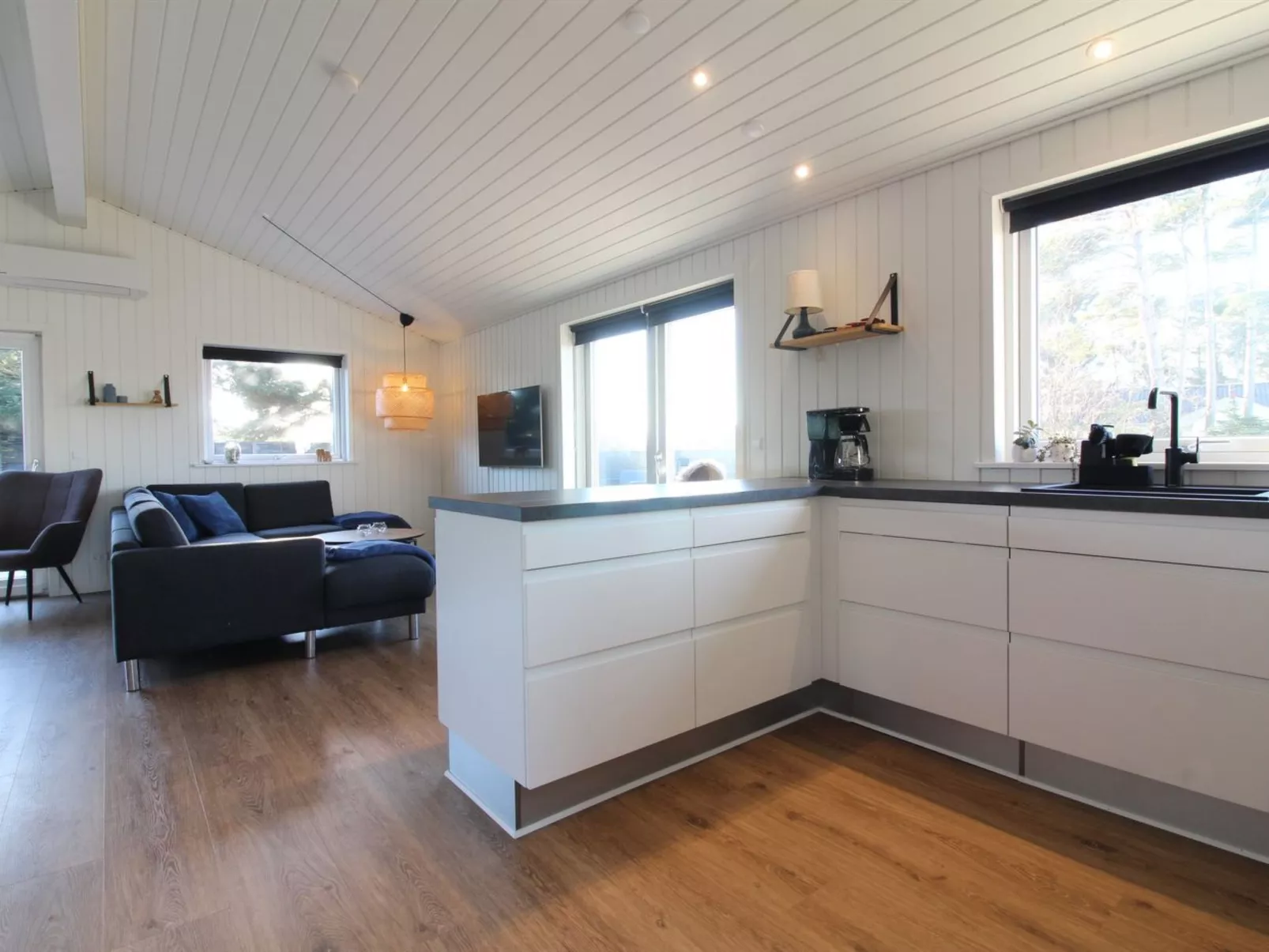 "Kamp" - 700m from the sea-Drinnen