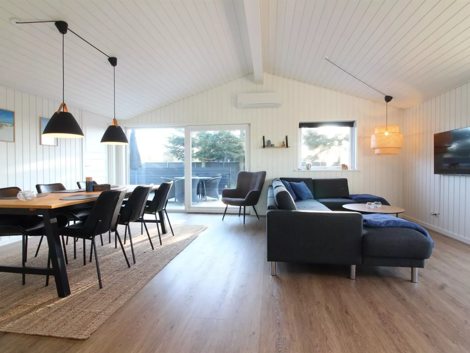 "Kamp" - 700m from the sea-Drinnen