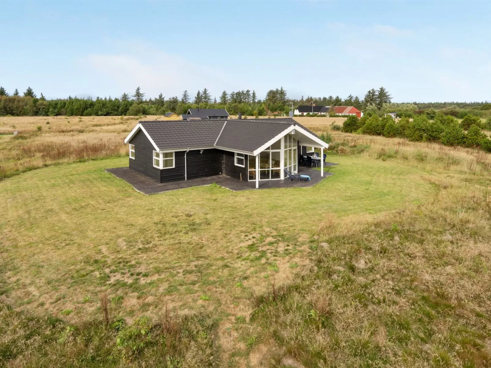 "Sulki" - 3.5km from the sea-Outside