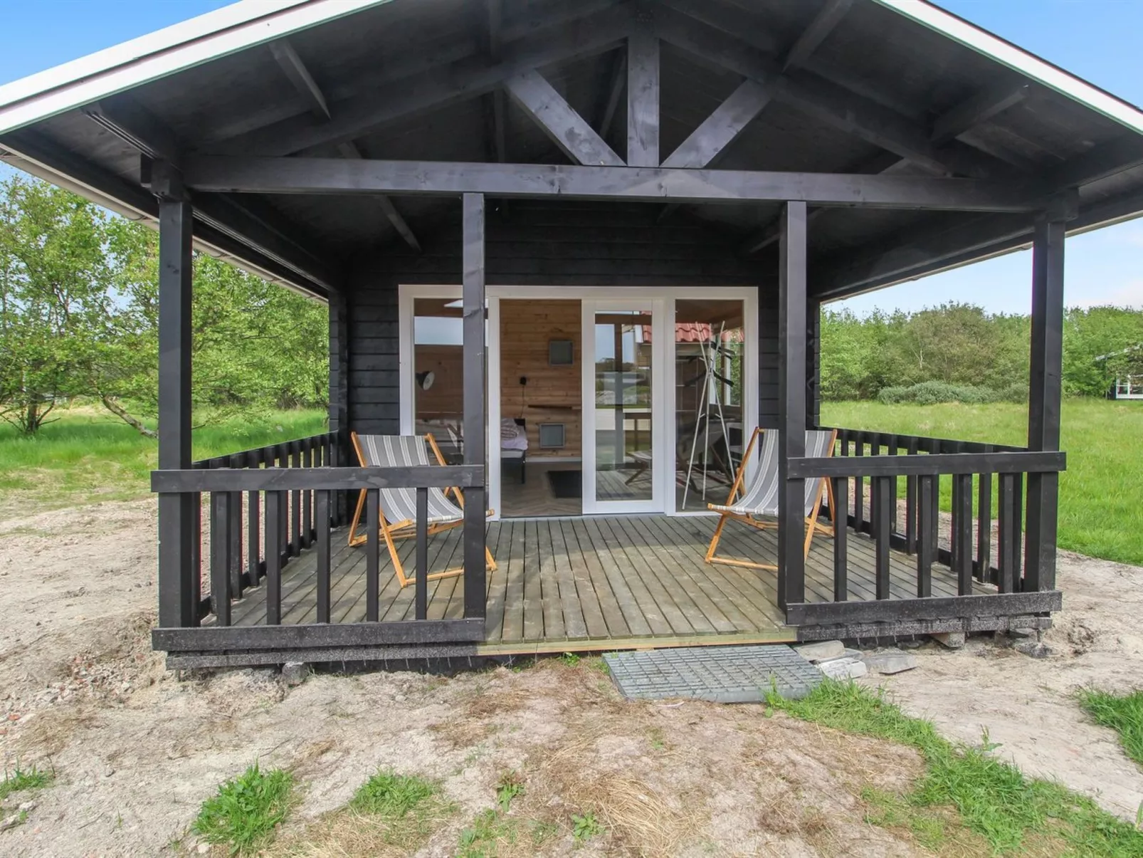 "Skyler" - 1km from the sea-Inside