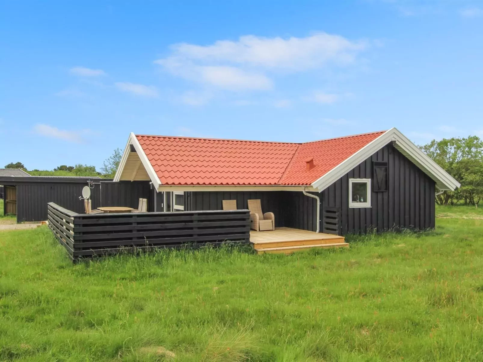 "Skyler" - 1km from the sea-Inside