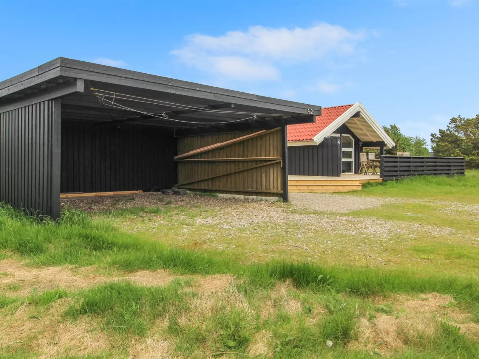 "Skyler" - 1km from the sea-Inside