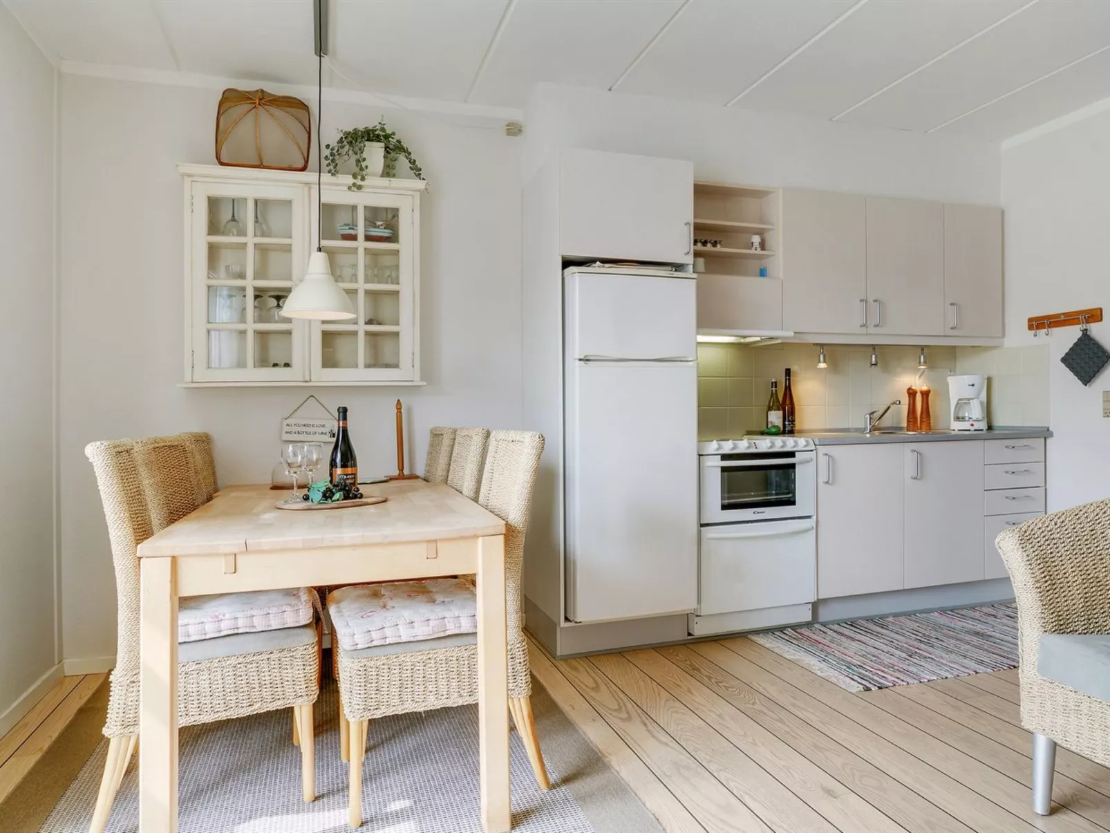 "Cilla" - 1km from the sea-Inside