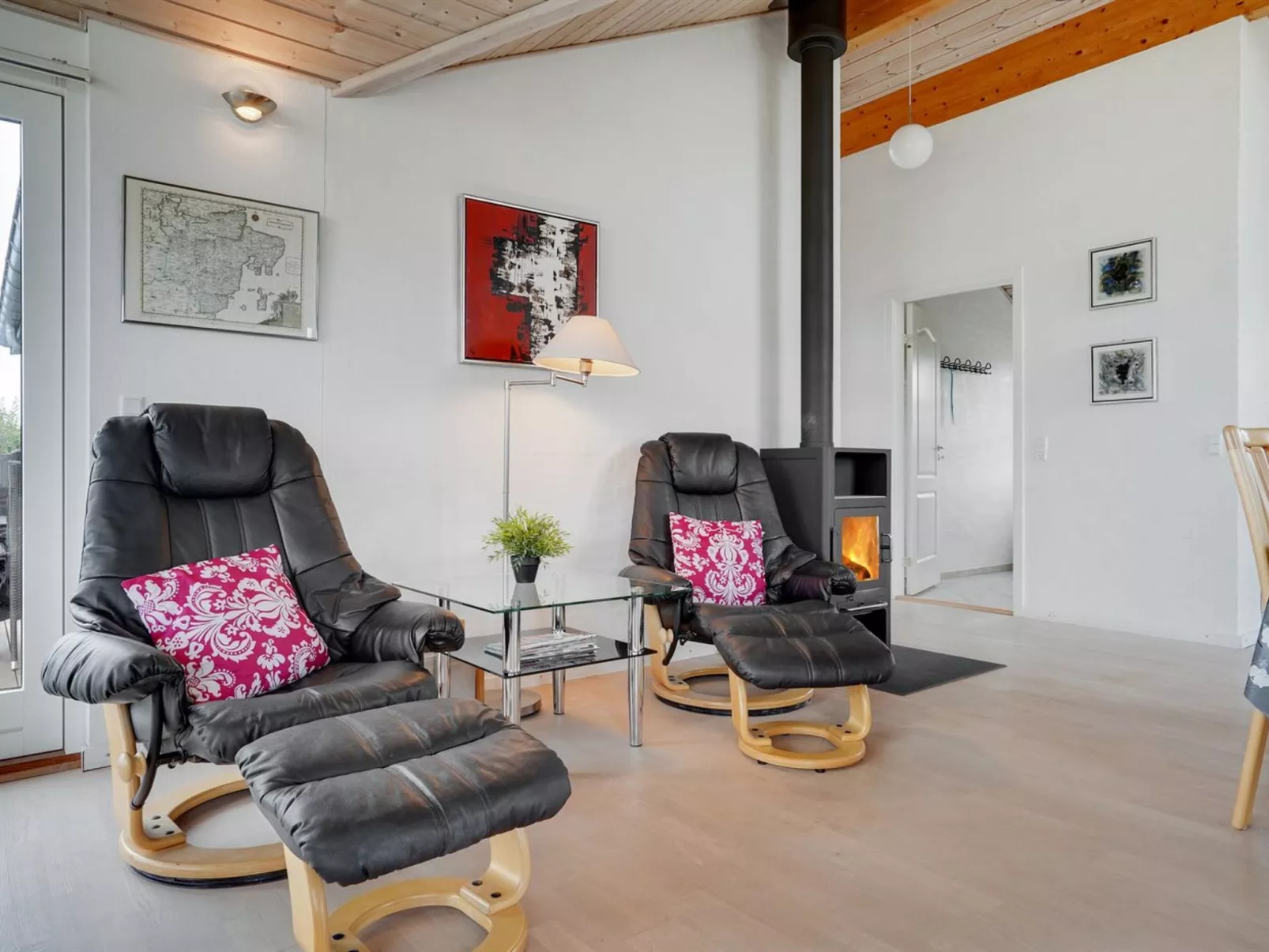 "Kimi" - 800m from the sea-Drinnen
