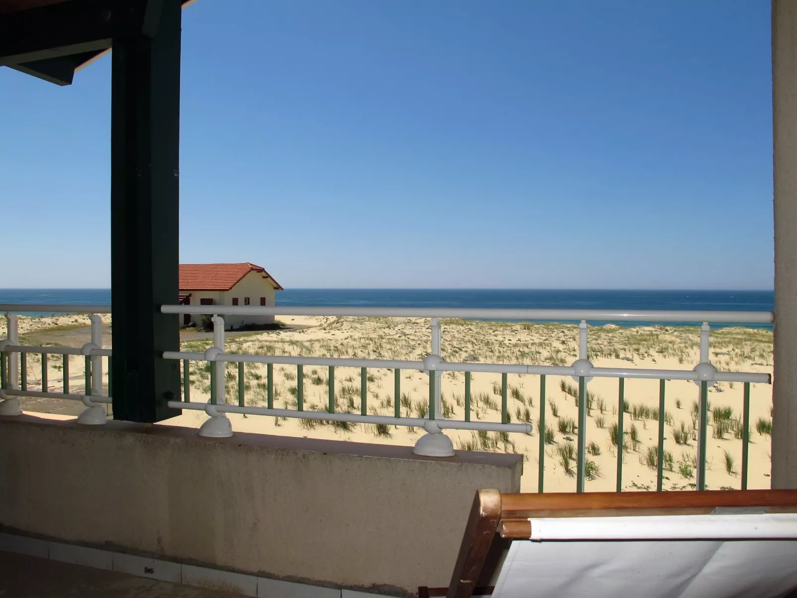 Les Goelands-Outside