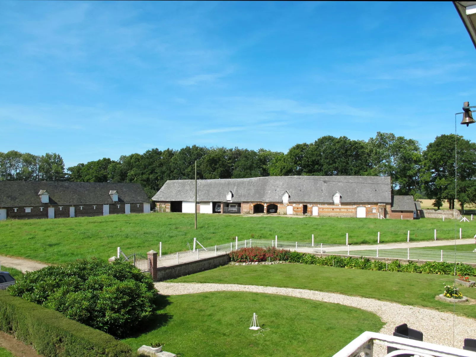 Le Domaine du Vasouy-Outside