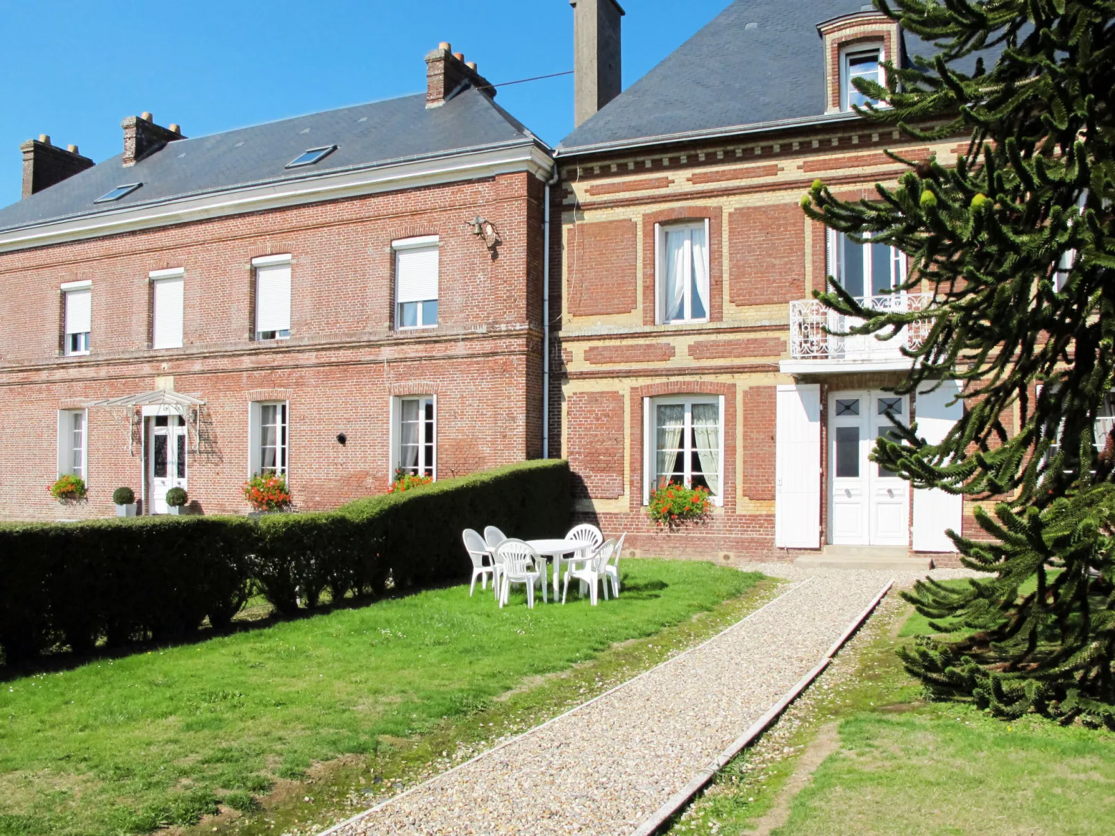 Le Domaine du Vasouy-Outside