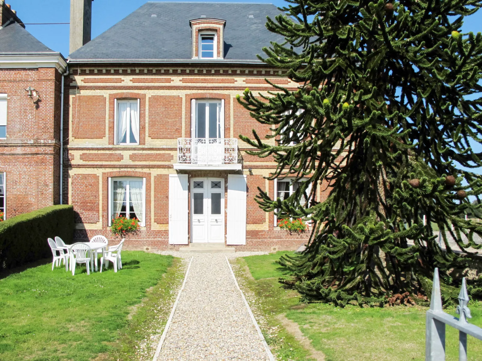 Le Domaine du Vasouy-Outside