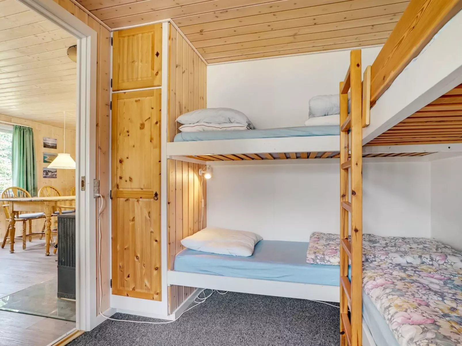 "Hughlek" - 900m from the sea-Inside