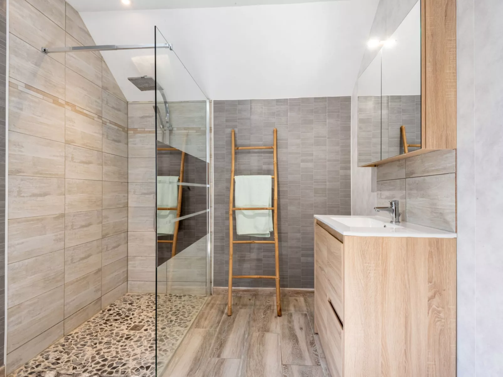 Le Petit Chalet-Inside