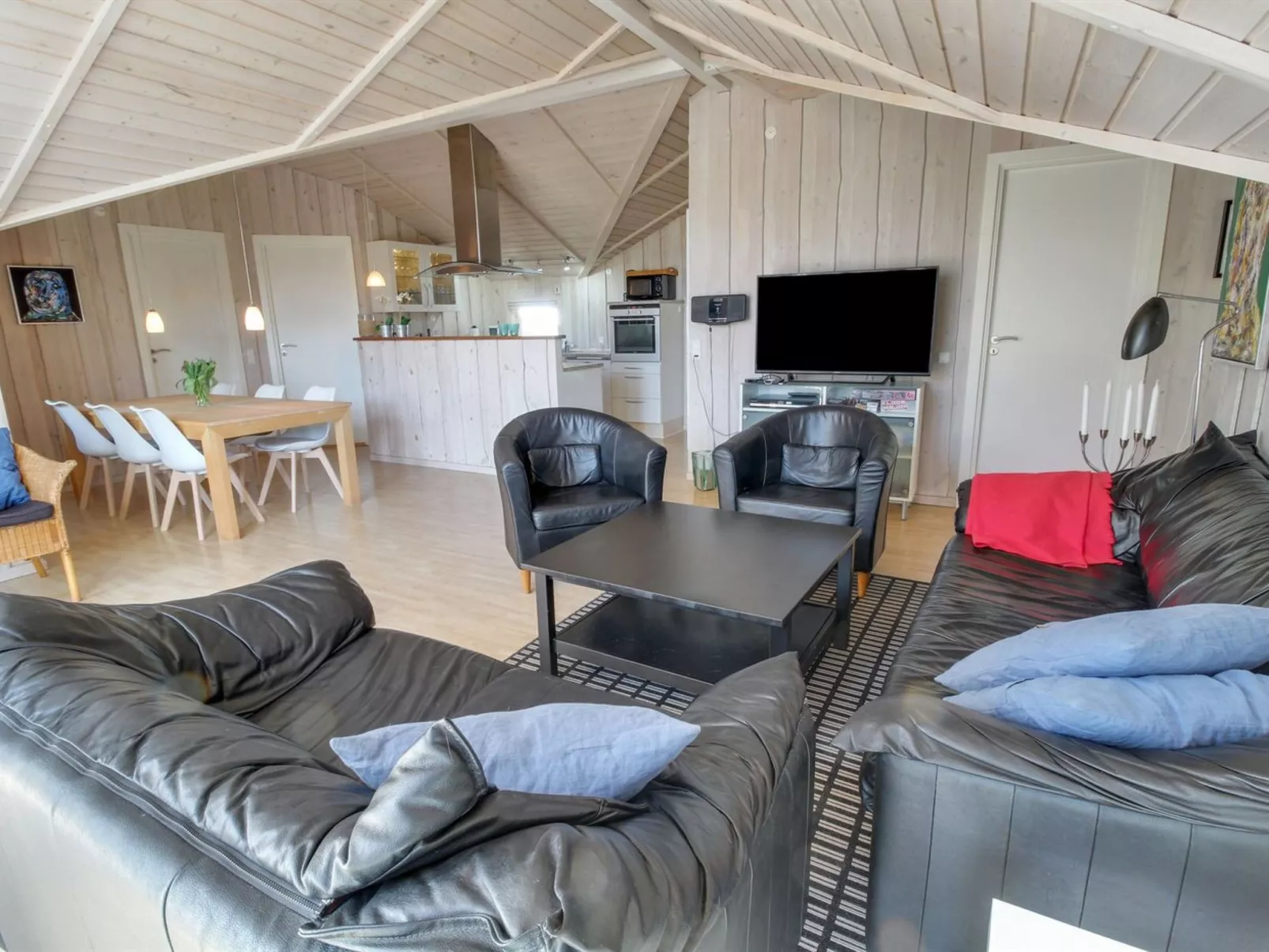 "Impi" - 1.5km from the sea-Inside