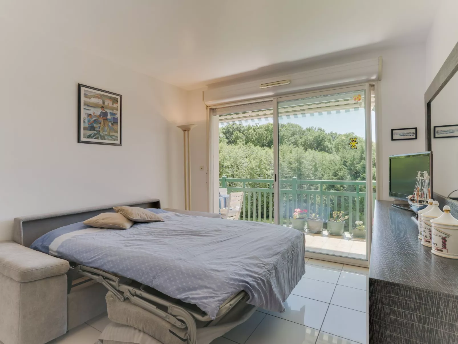 Le Clos Saint Vincent-Inside