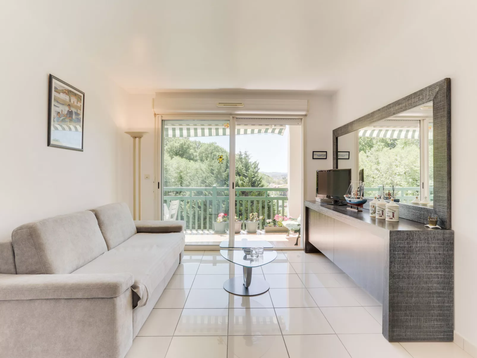 Le Clos Saint Vincent-Inside