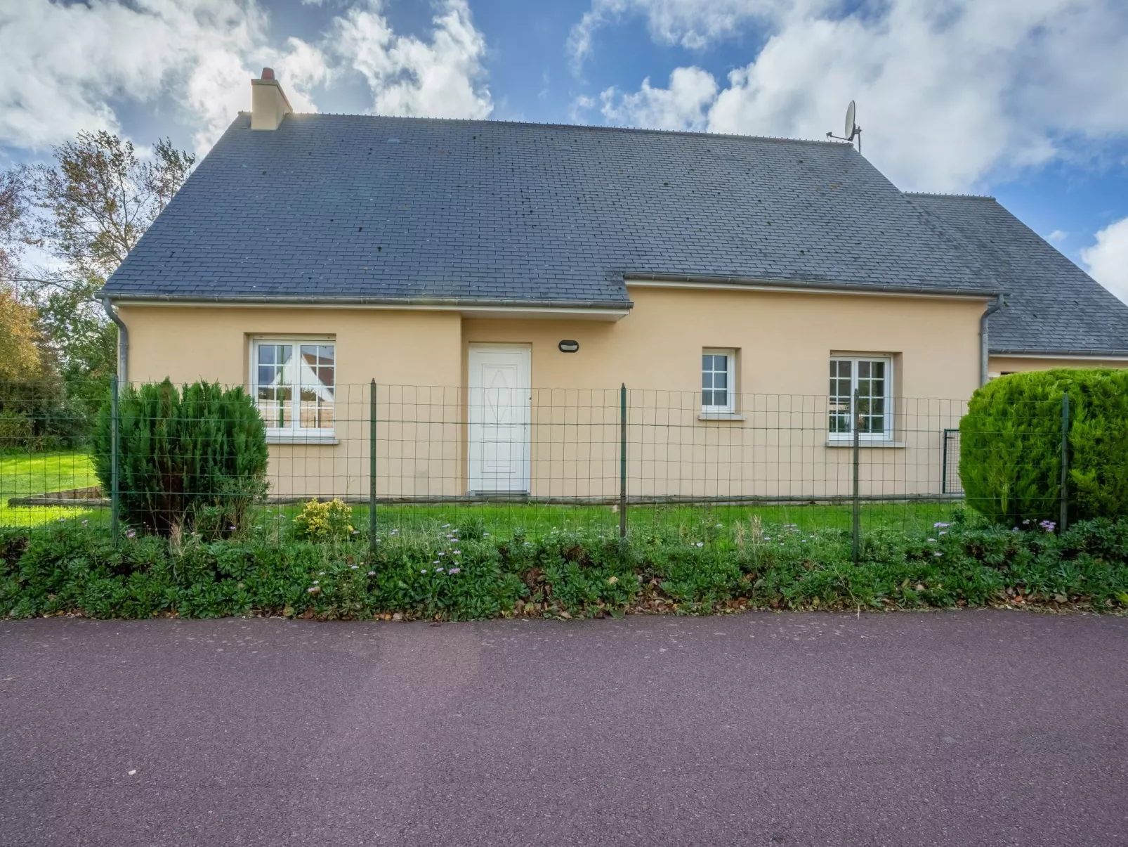 Clos d'Amont-Outside