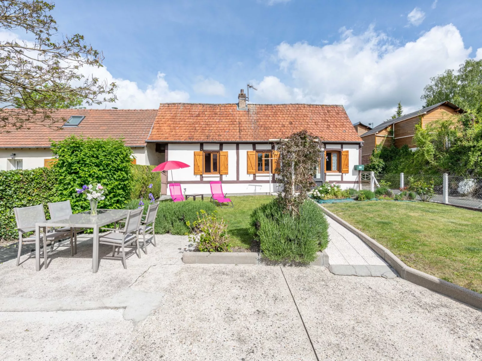 La Mesnièroise-Outside