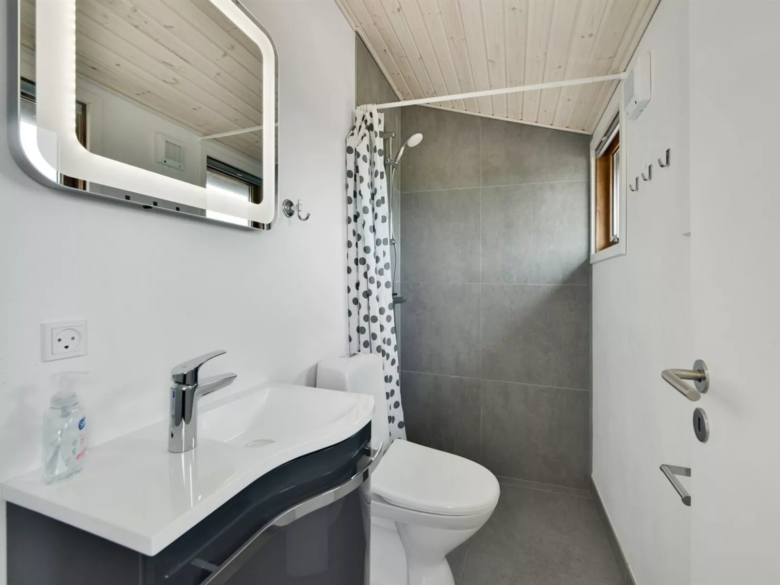 "Leleks" - 200m from the sea-Drinnen