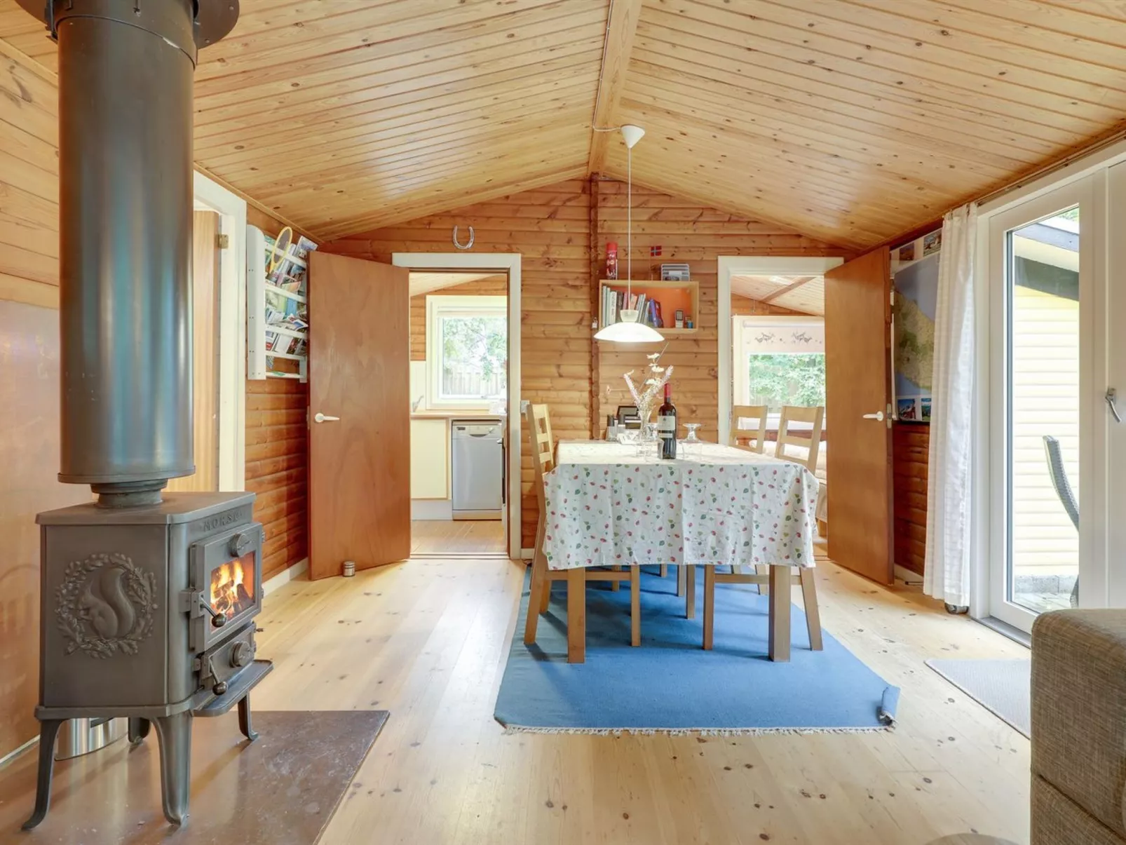 "Heikki" - 700m from the sea-Inside