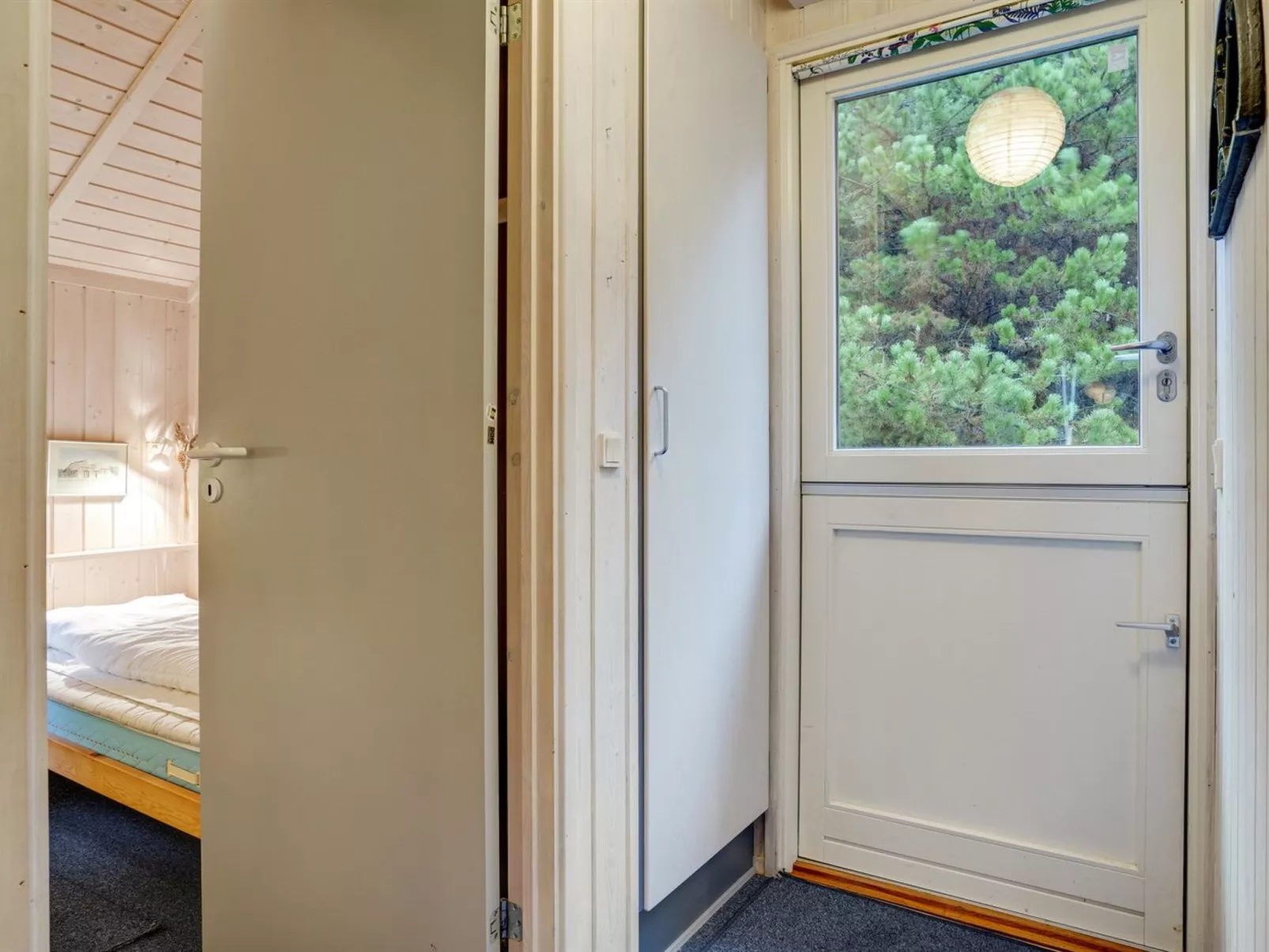"Alaine" - 850m from the sea-Inside