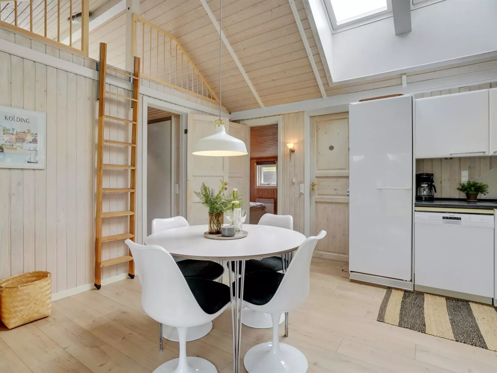 "Kei" - 75m from the sea-Inside