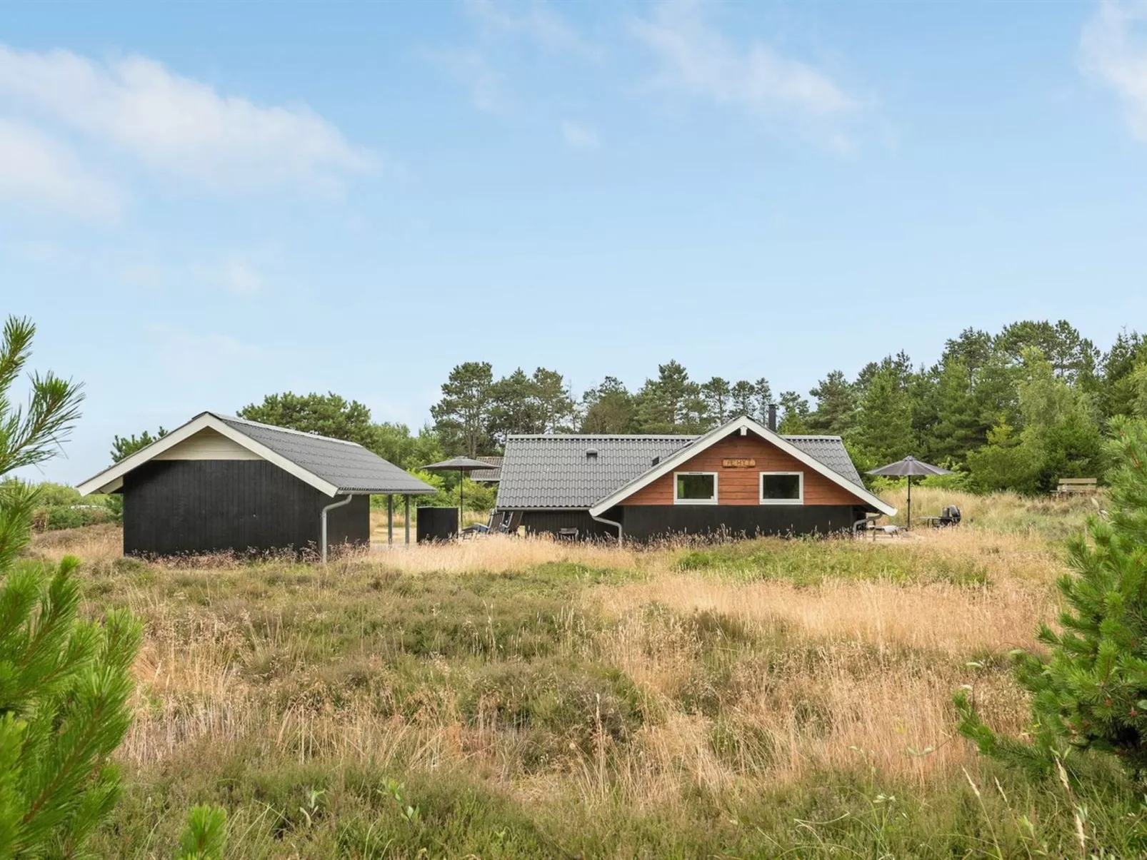 "Torbjörn" - 1.1km from the sea-Drinnen