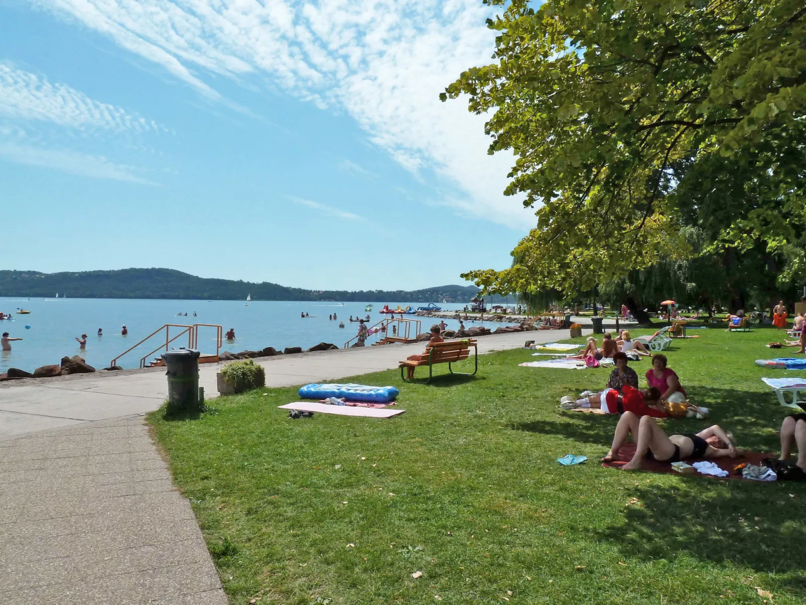 Balatontourist Füred-Outside