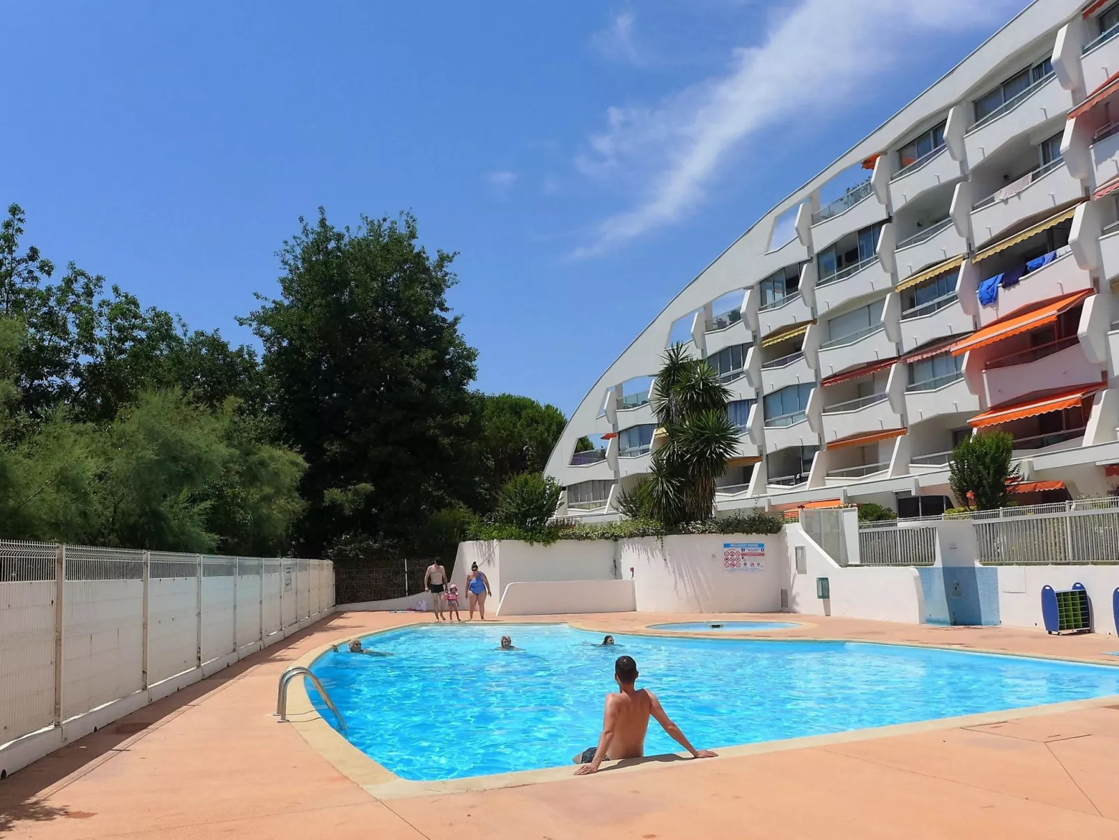 Du Parc II-Outside