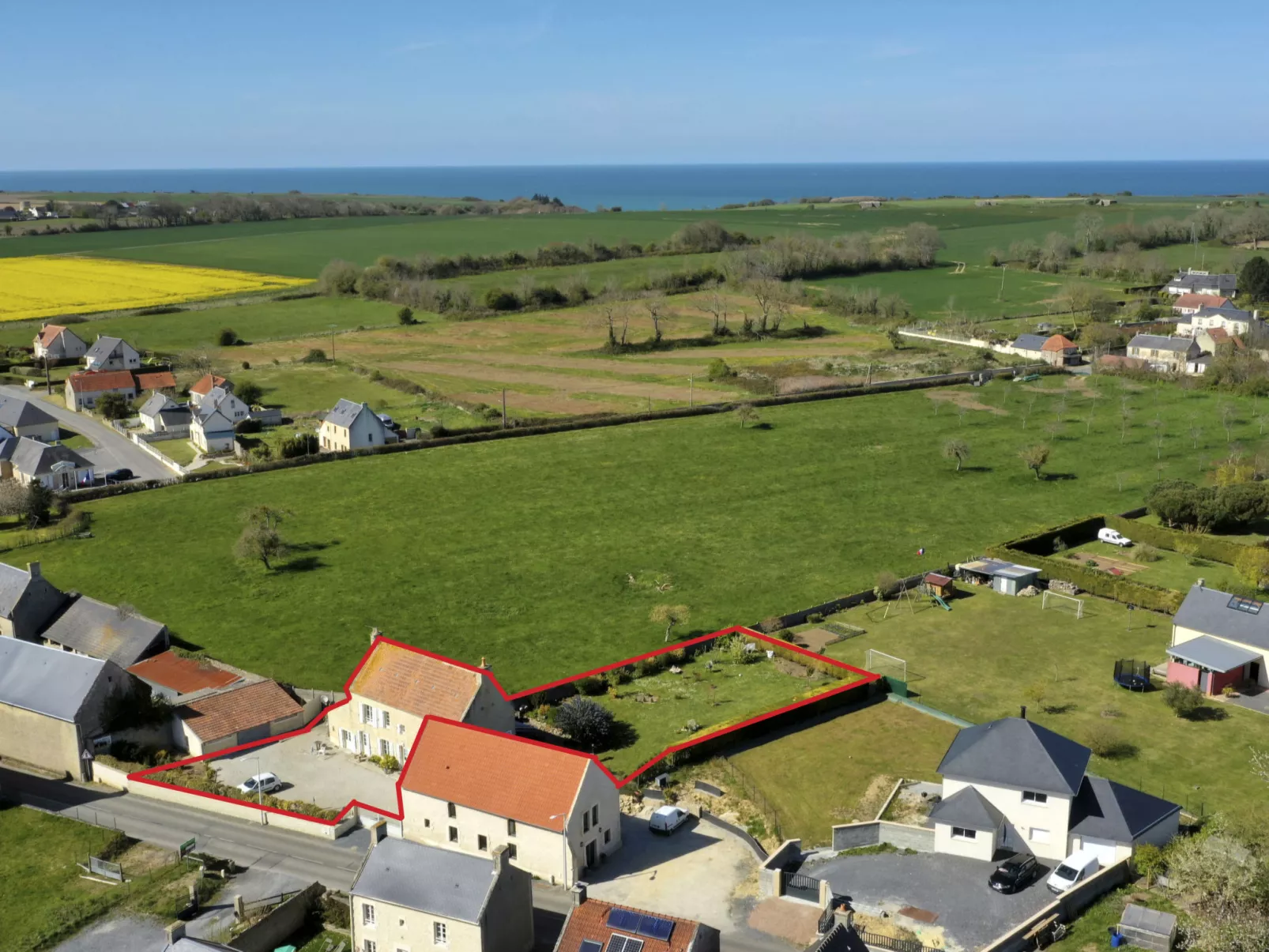 La Batterie-Outside