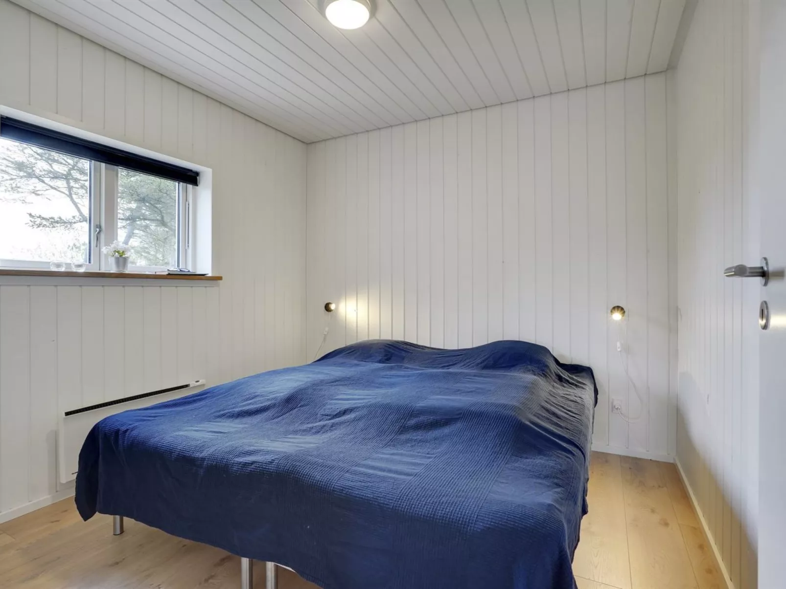 "Øthbiorn" - 1.1km from the sea-Inside