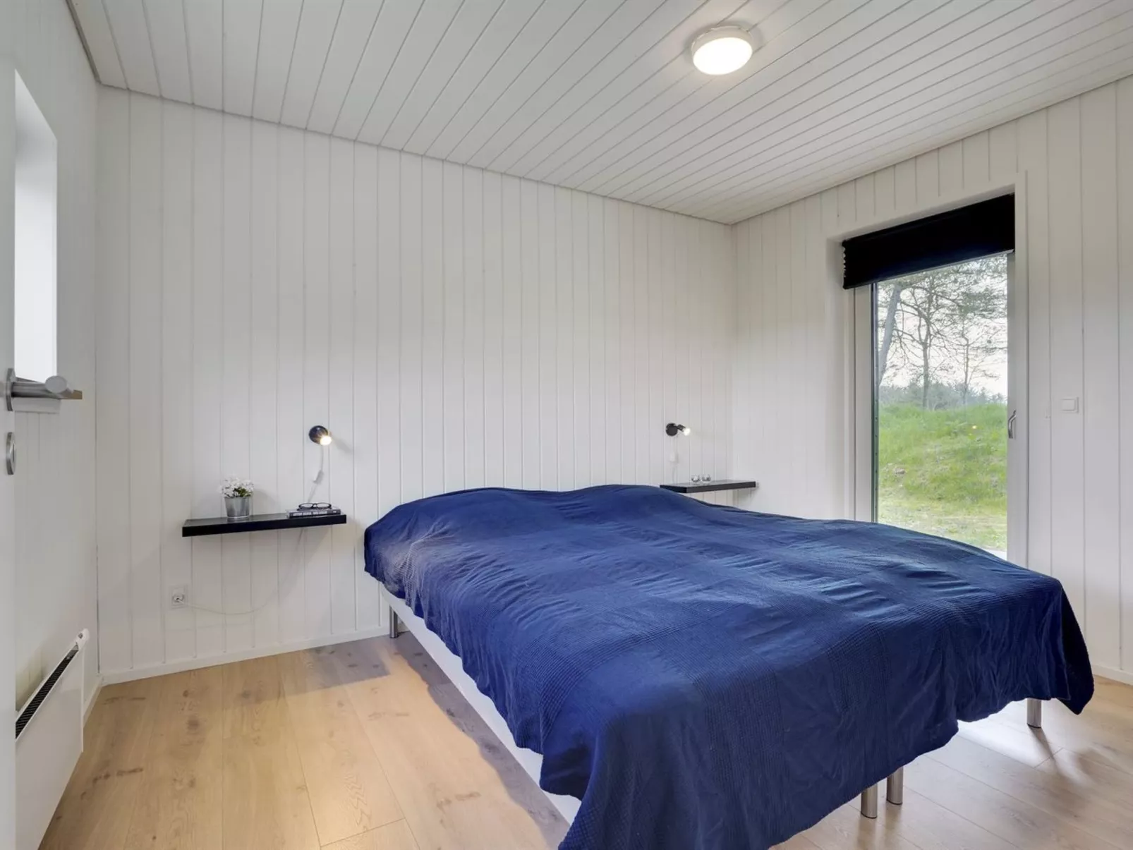 "Øthbiorn" - 1.1km from the sea-Inside