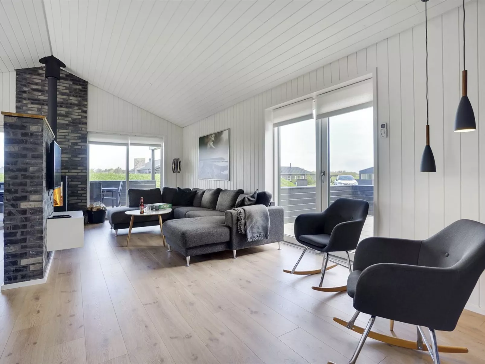 "Øthbiorn" - 1.1km from the sea-Inside