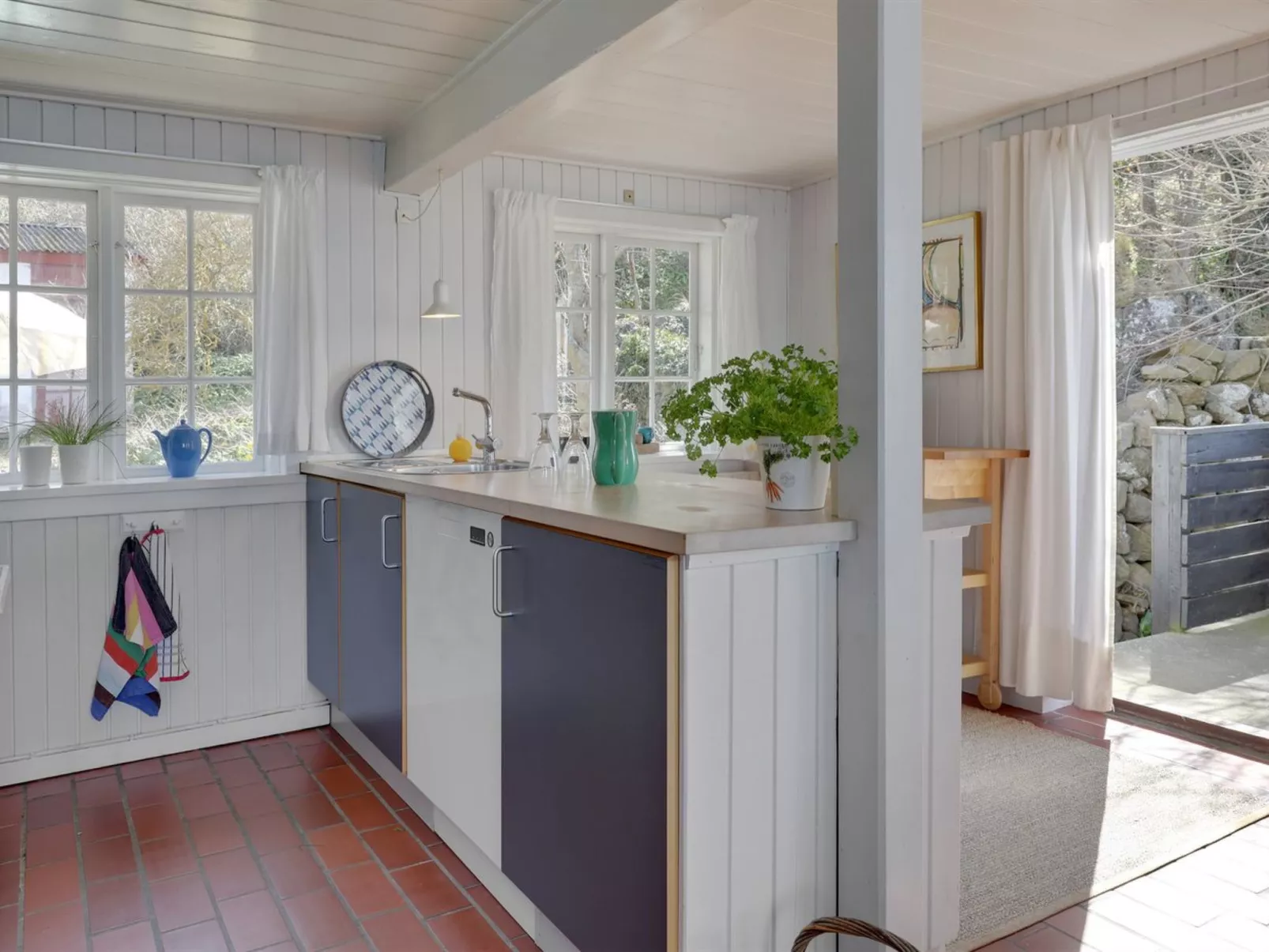 "Asgot" - 15m from the sea-Inside