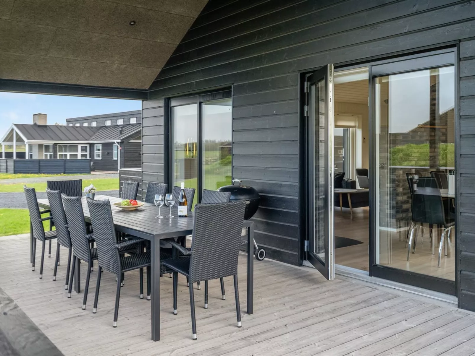 "Øthbiorn" - 1.1km from the sea-Outside