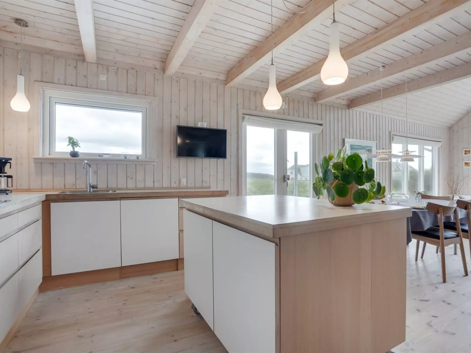 "Ger" - 200m from the sea-Inside