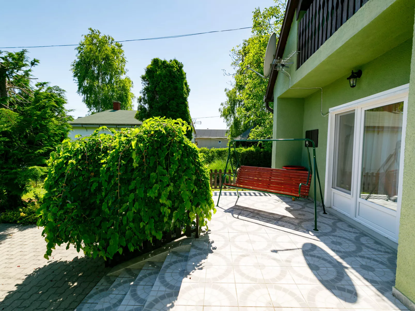 Verde-Outside