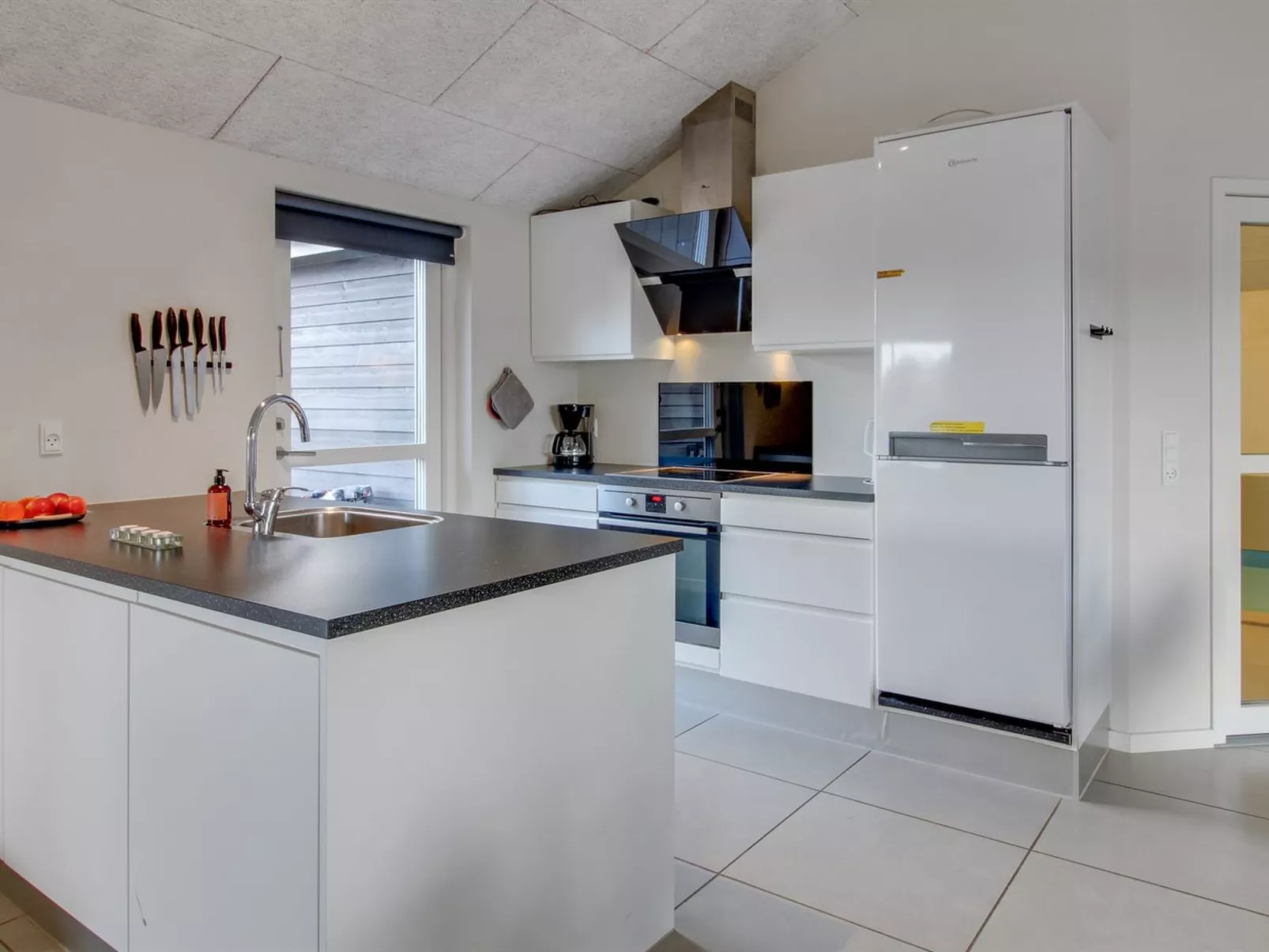 "Tenaya" - 200m from the sea-Inside