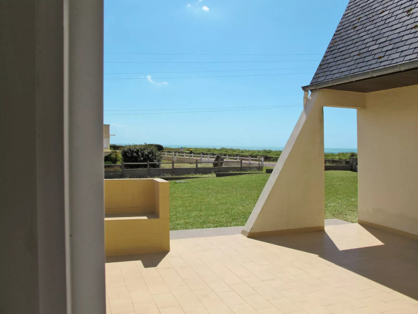 Le Saint Germ-Outside