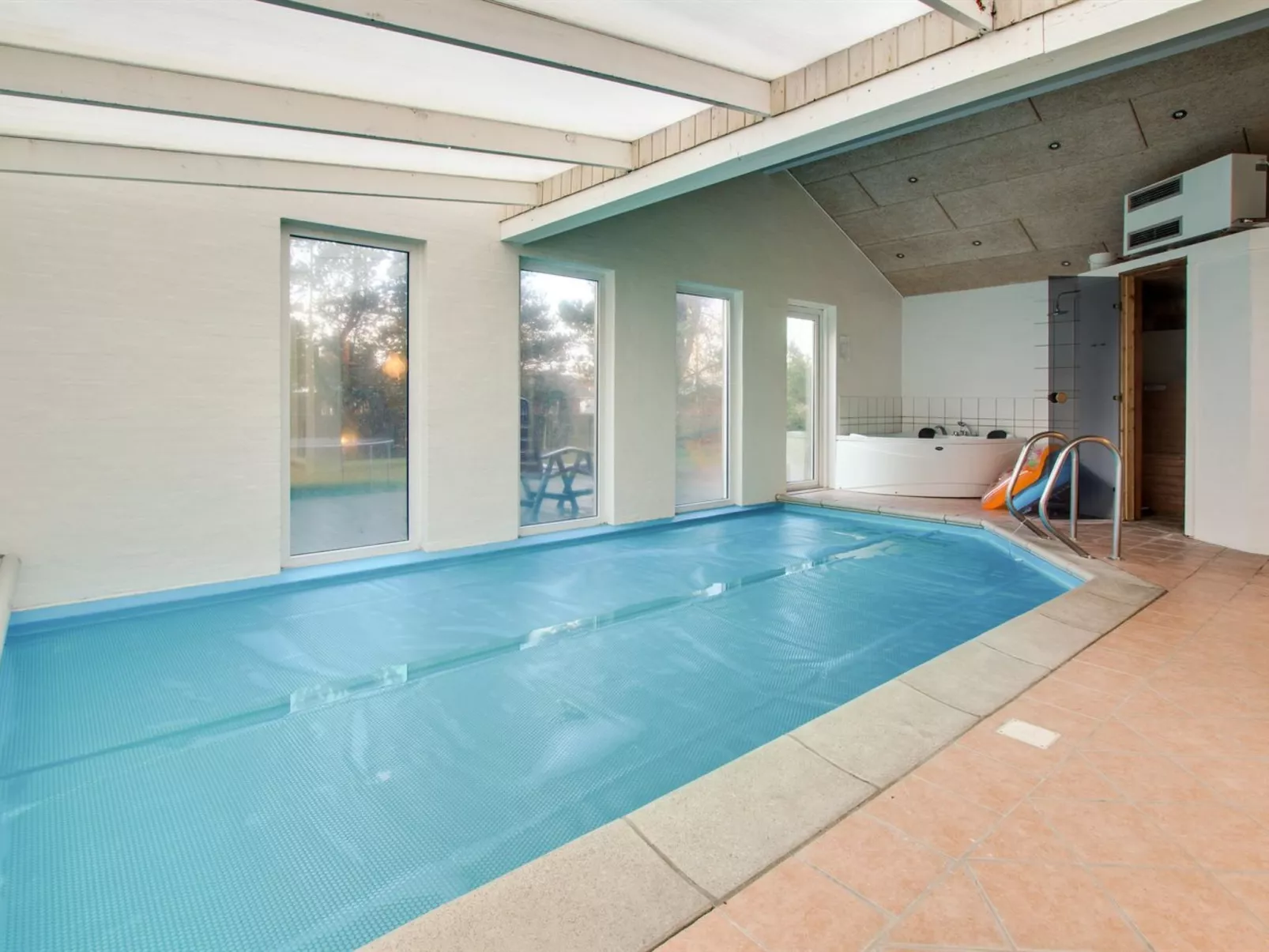 "Aud" - 300m from the sea-Inside