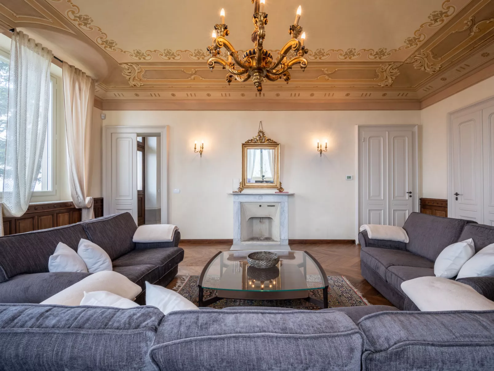 Villa Loreto-Inside