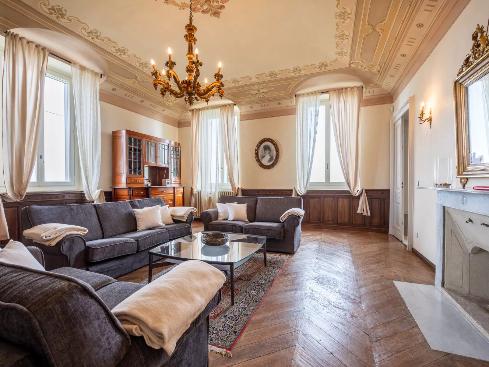 Villa Loreto-Inside