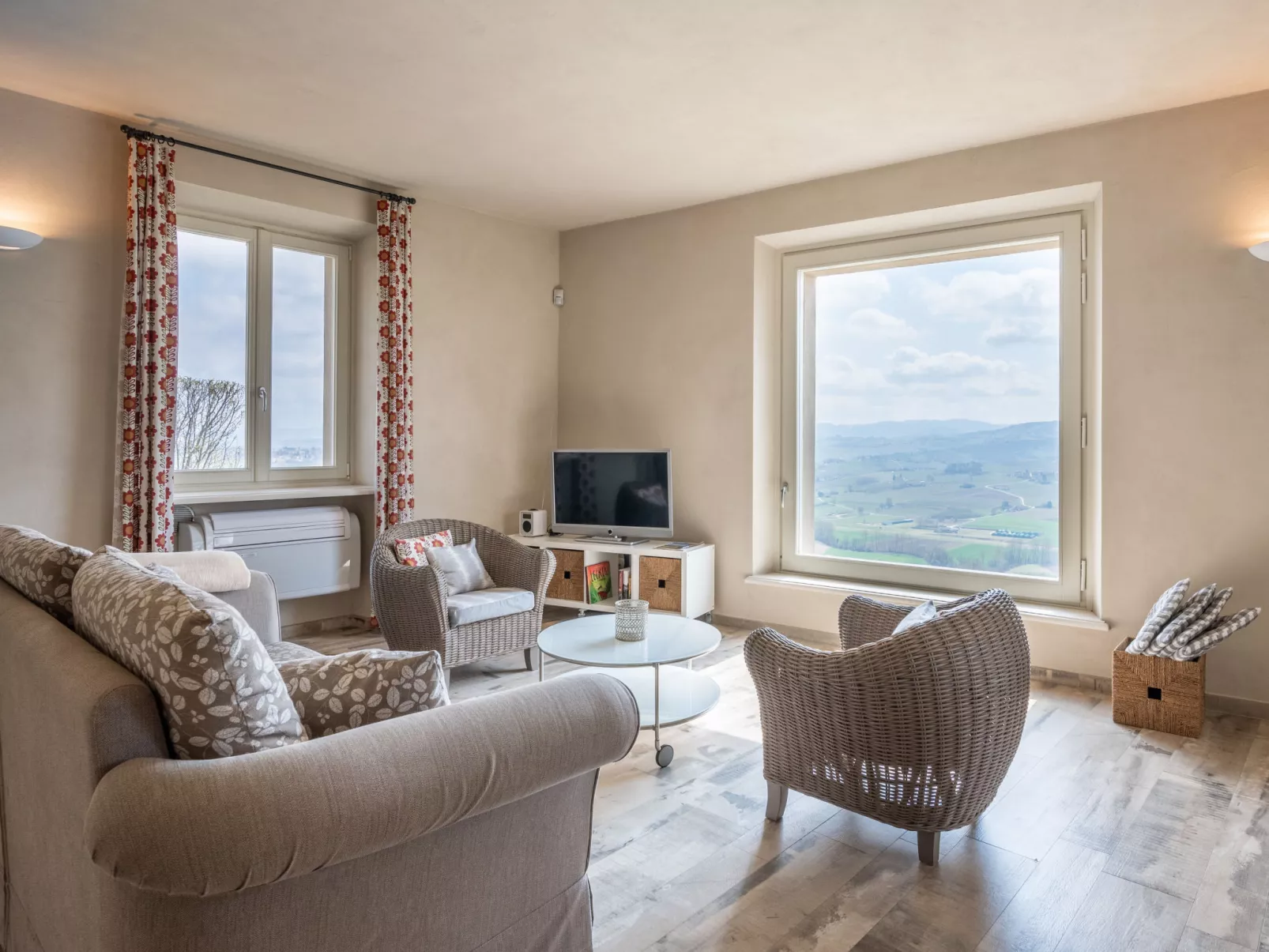 Cascina-Inside