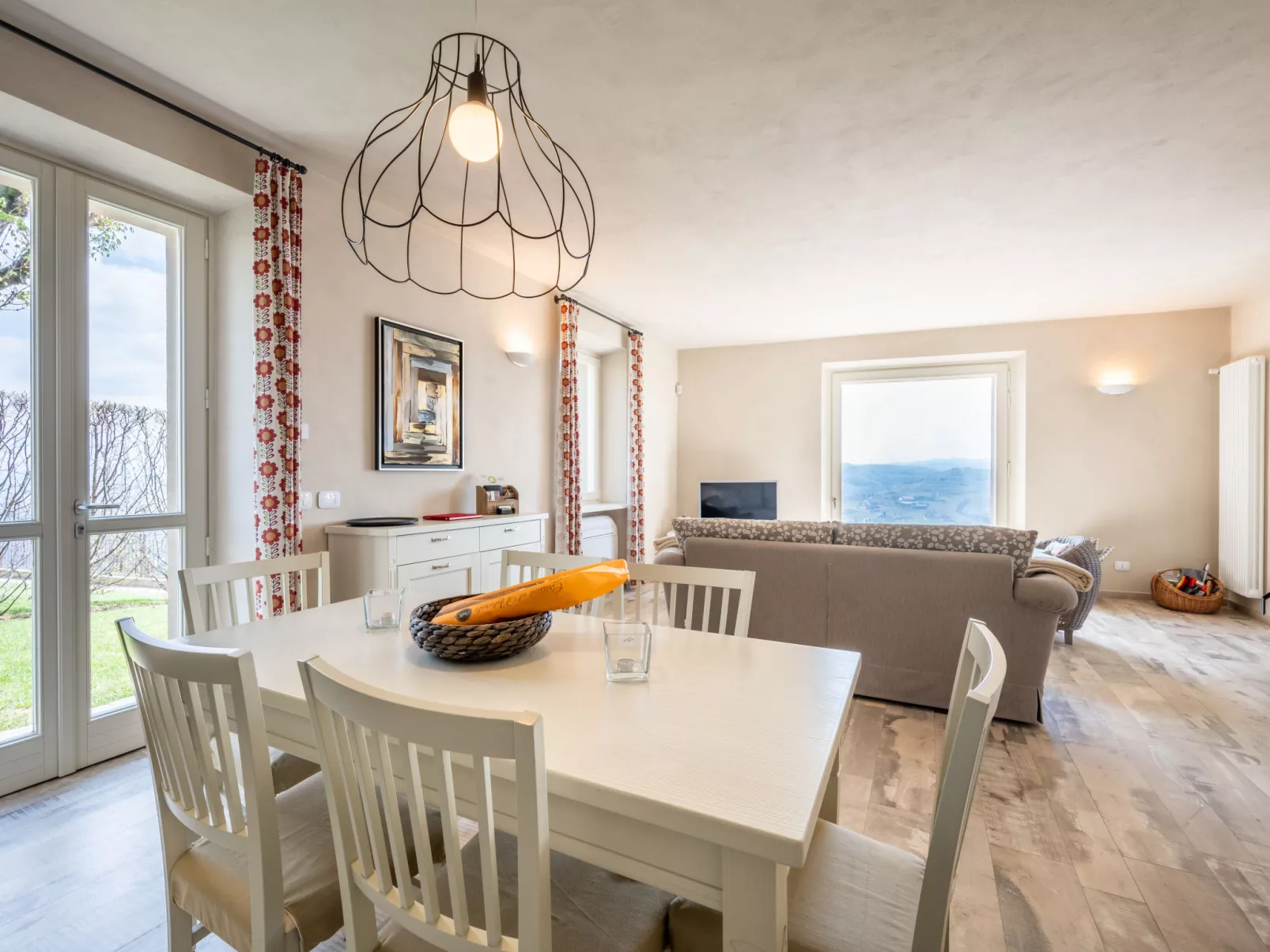 Cascina-Inside