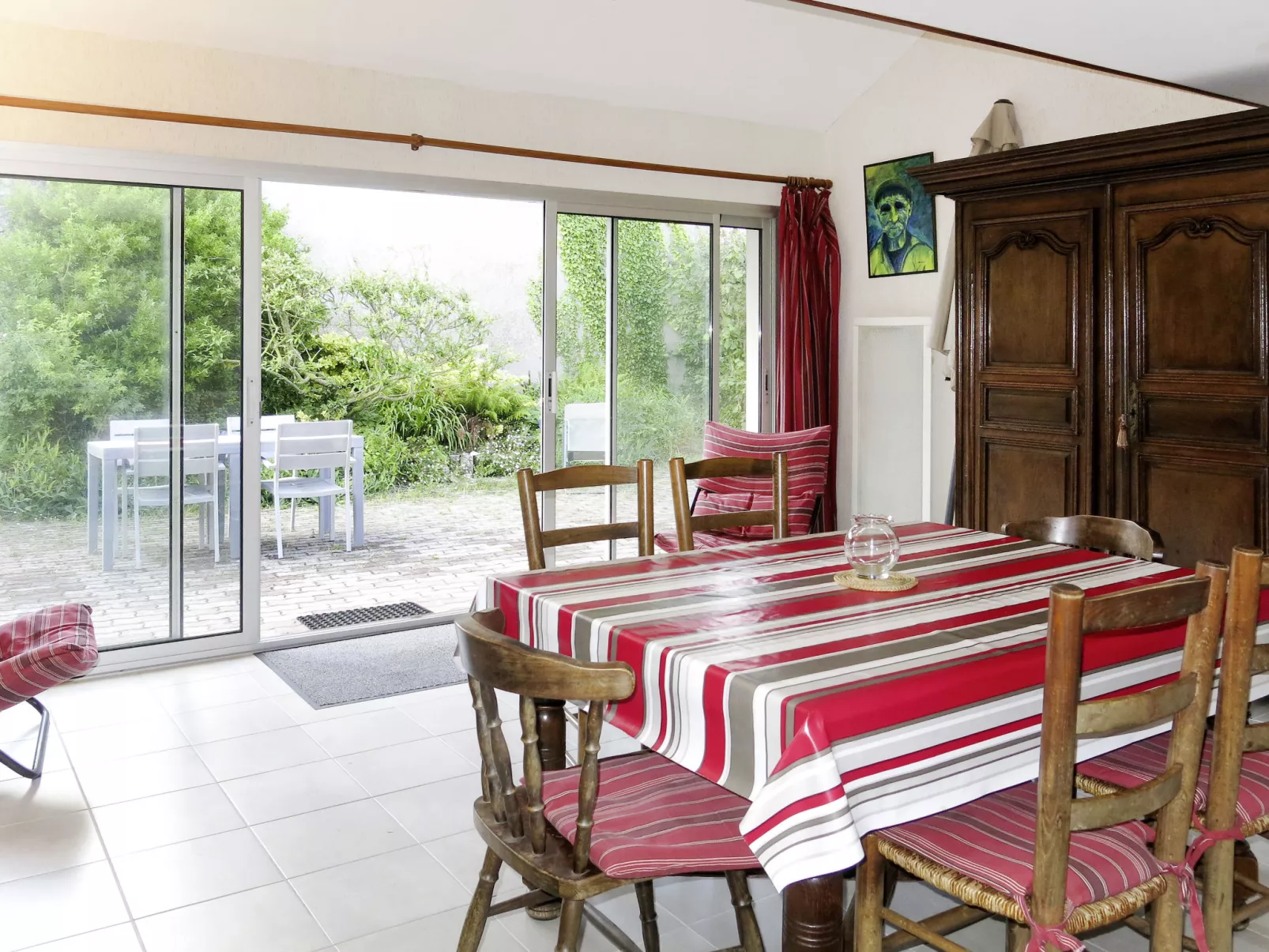 Le Petit Clos-Inside