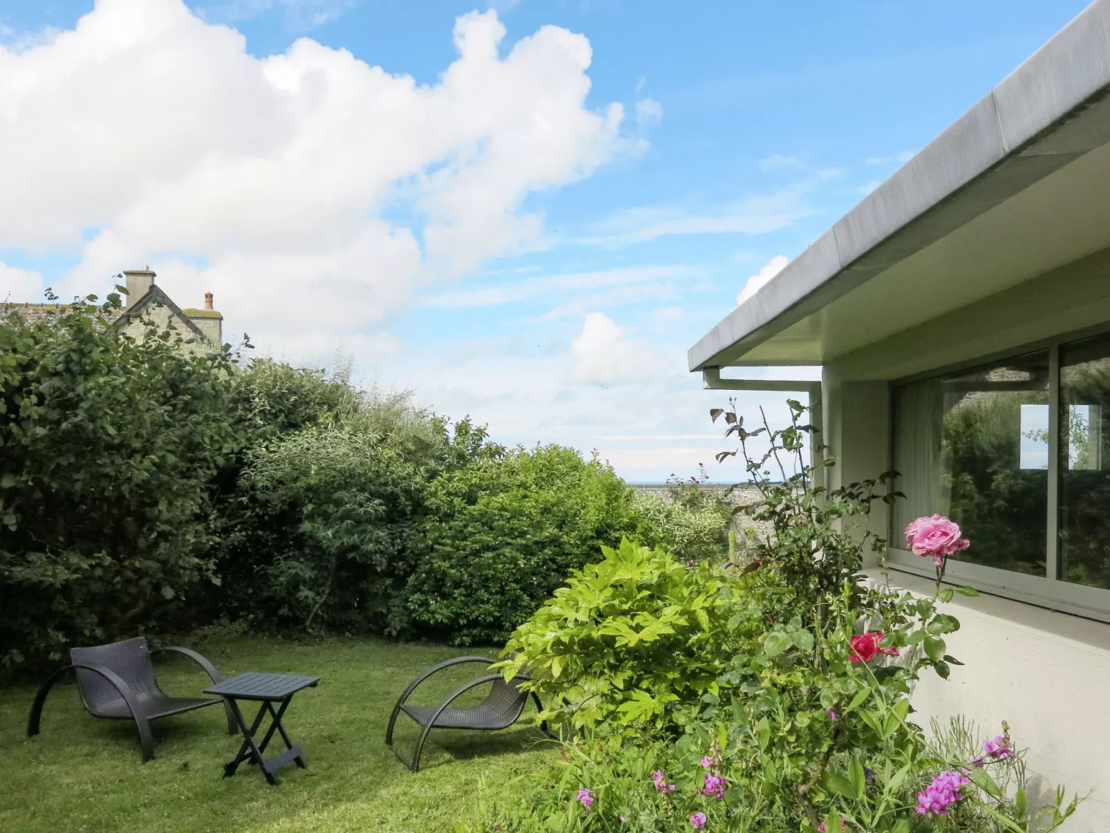 Le Petit Clos-Outside