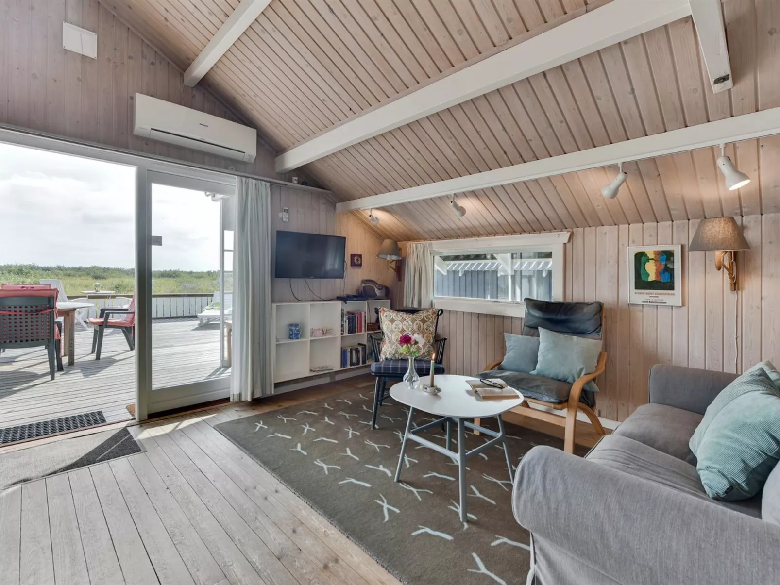 "Kylli" - 600m from the sea-Inside