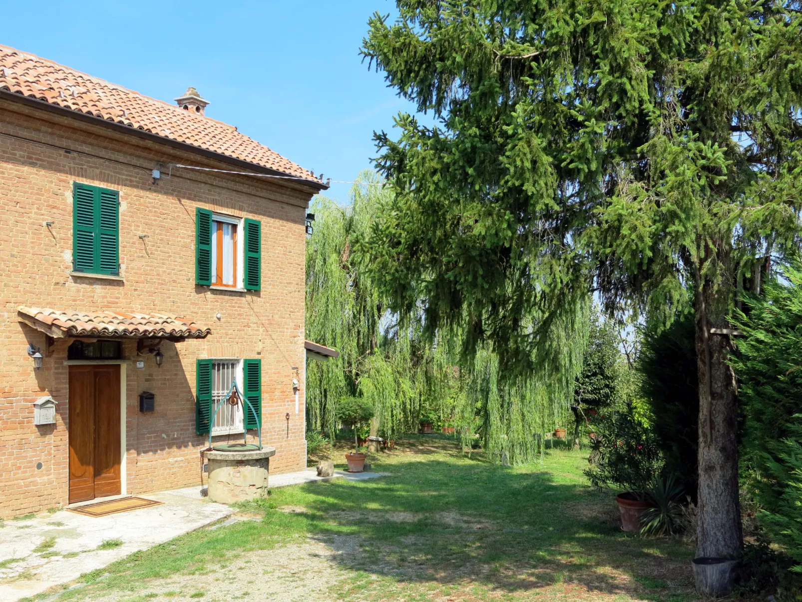 Il Valletto-Outside