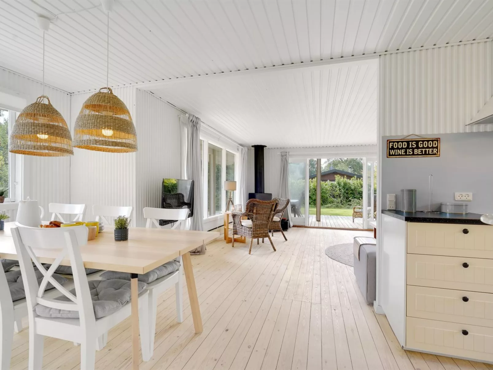 "Aksa" - 400m from the sea-Outside