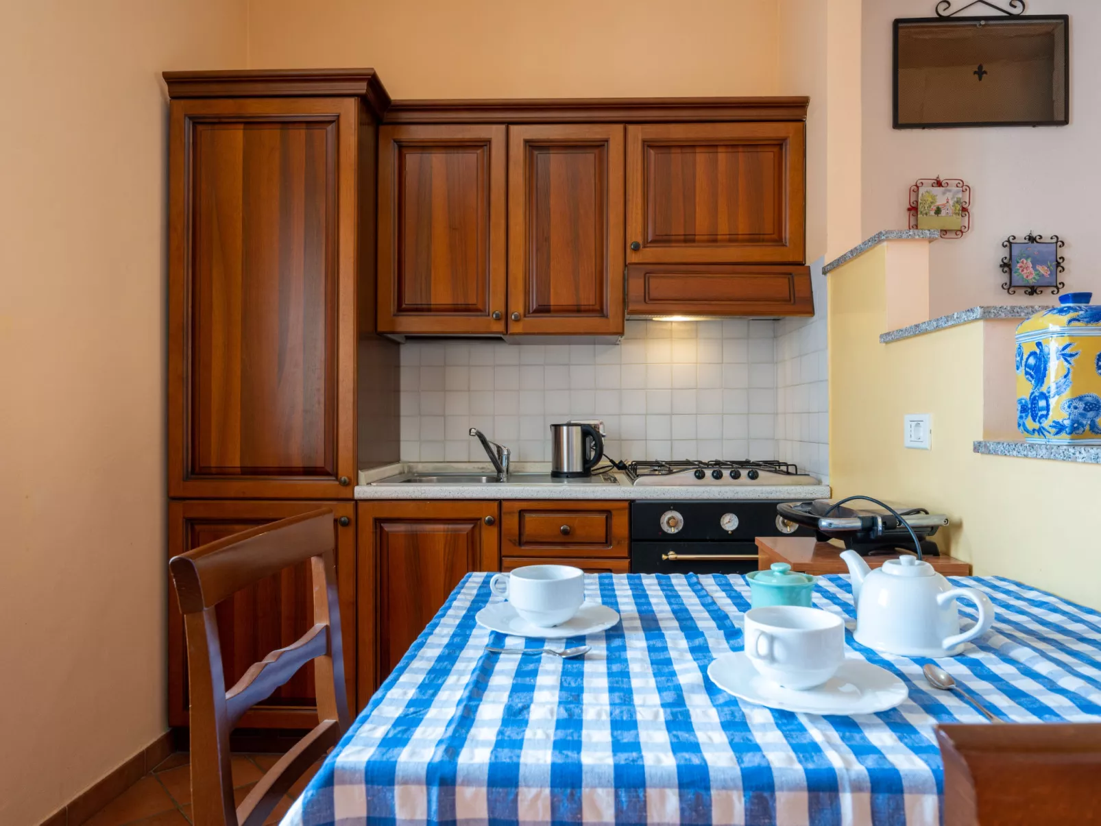 Bricco dei Ciliegi-Inside