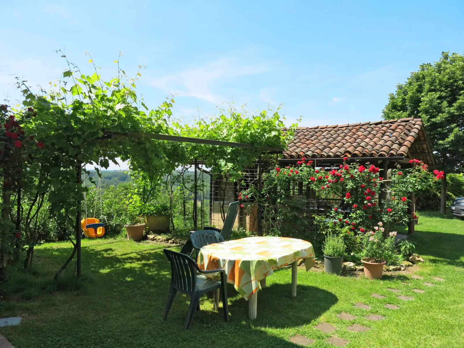 Bricco dei Ciliegi-Outside