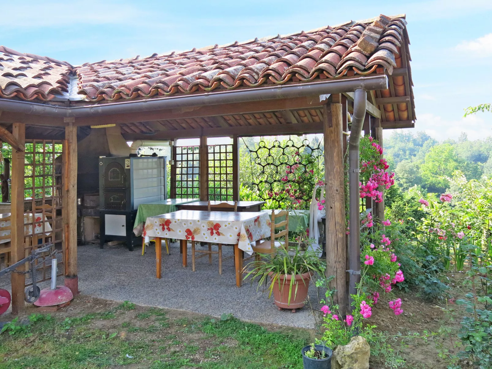 Bricco dei Ciliegi-Outside